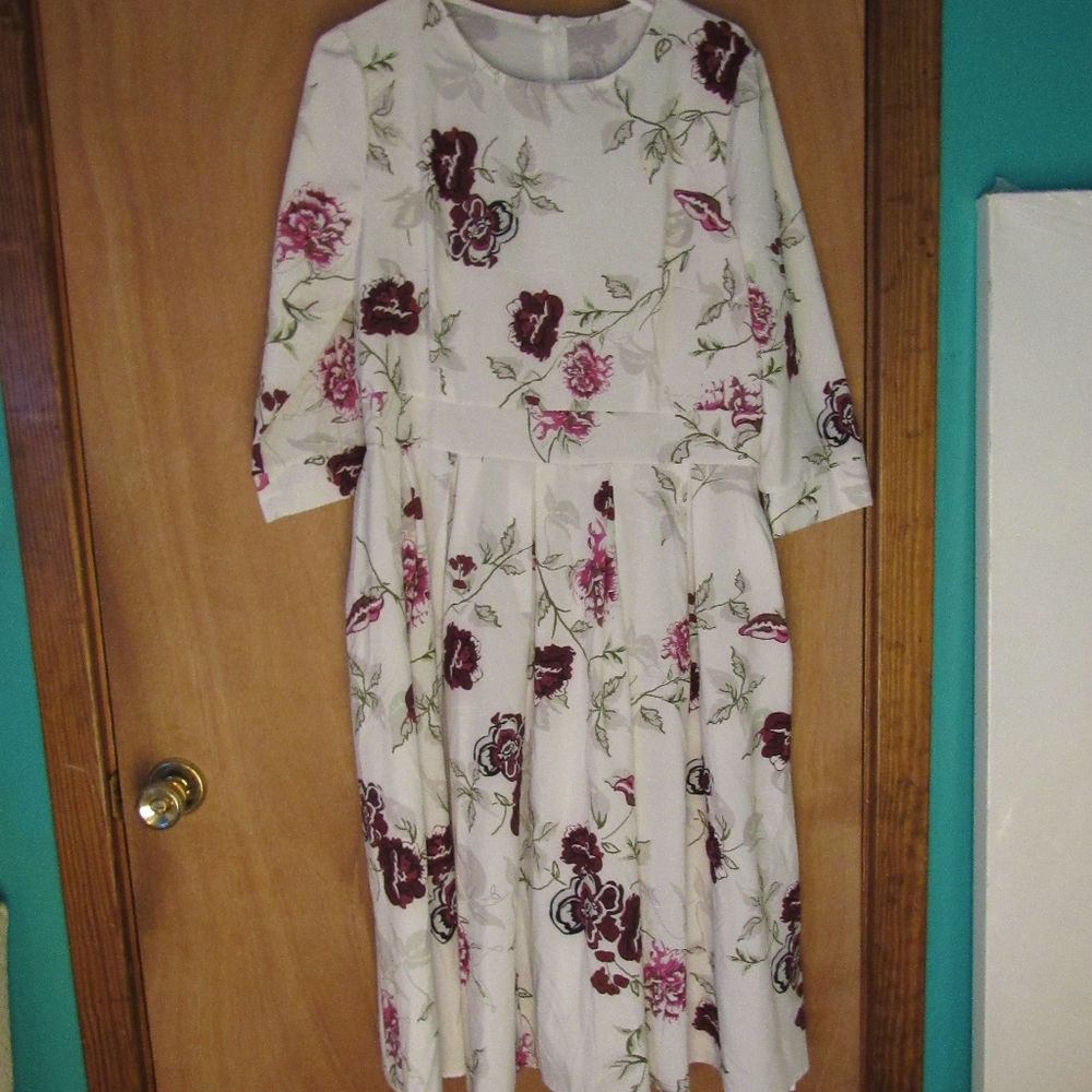 Wmns pink and white dress w/ pockets